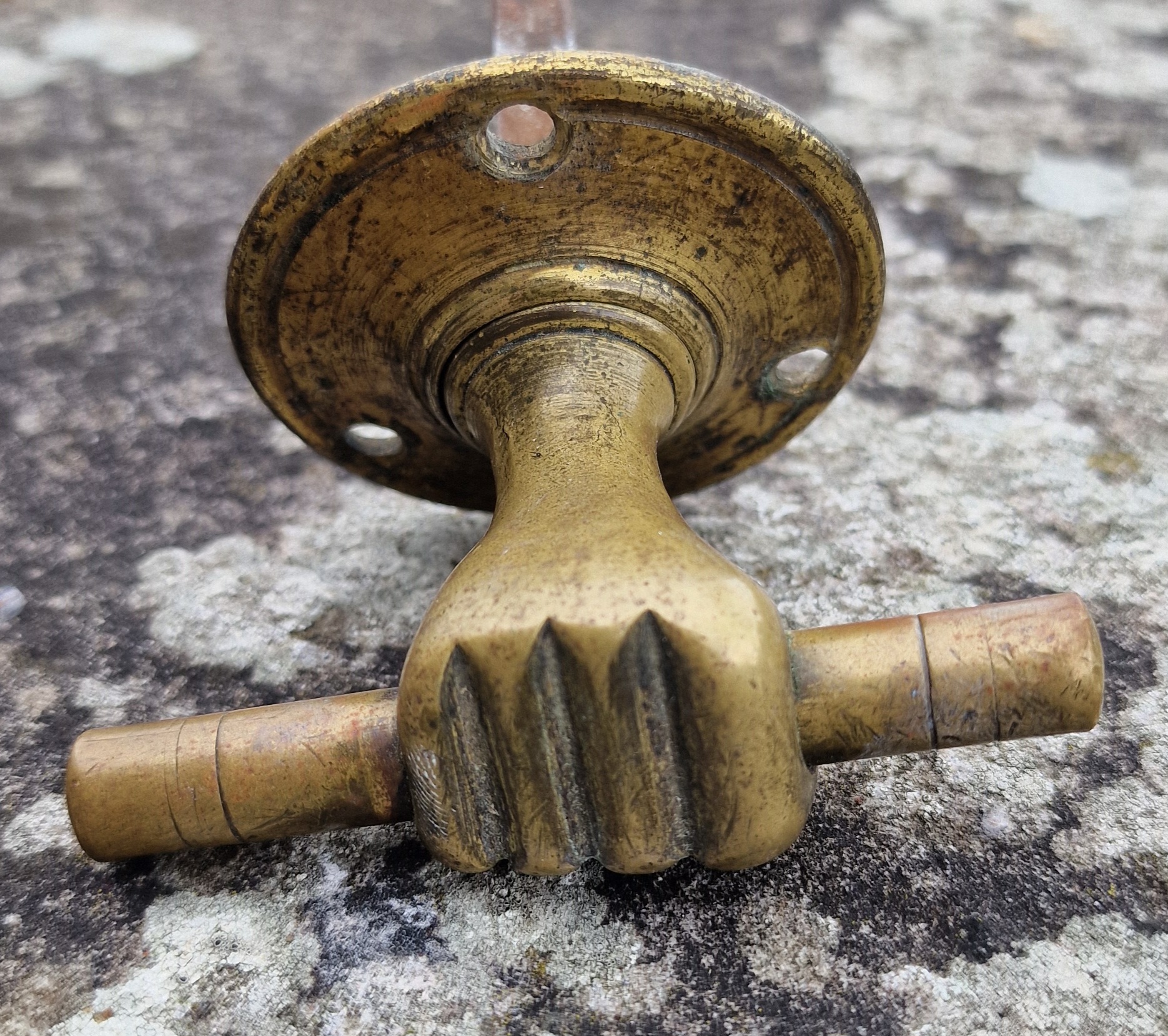 Antique Brass Hand Door Pull – Late Victorian/Edwardian (c.1890–1910)